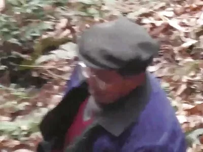Adolescentă în sutien pizde goale care se fut și chiloți își ia un video cu vibrator (Evelina)
