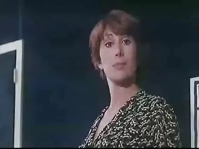 Teen împinge ceva în videoclipuri cu pizde goale păsărică