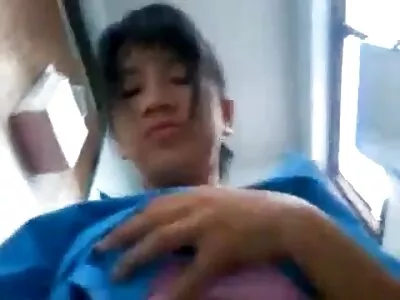 Hottie drăguță masaj și pizde gole cocoșat